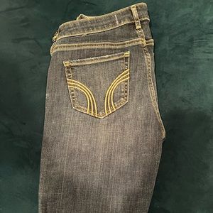 Mid-Dark wash Hollister jeans w29 L33 new with tags